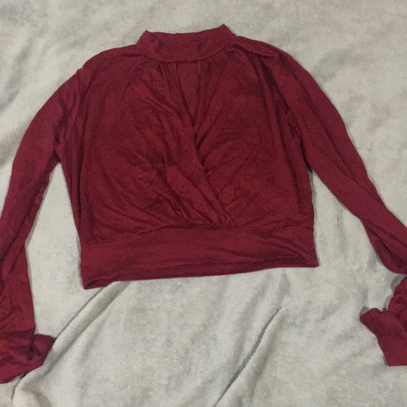 Low V-neck crop top - Picture 1 of 1